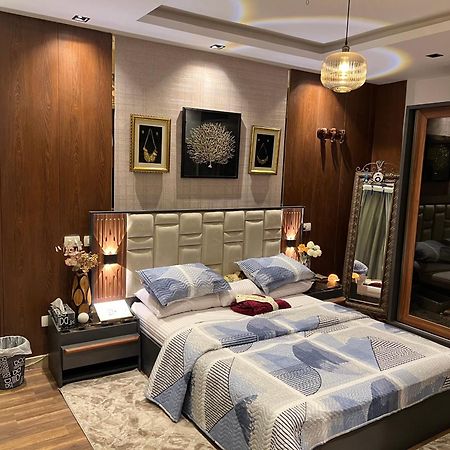 Ferienwohnung شقه مفروشه فاخره بالقاهره الجديده New Cairo Exterior foto