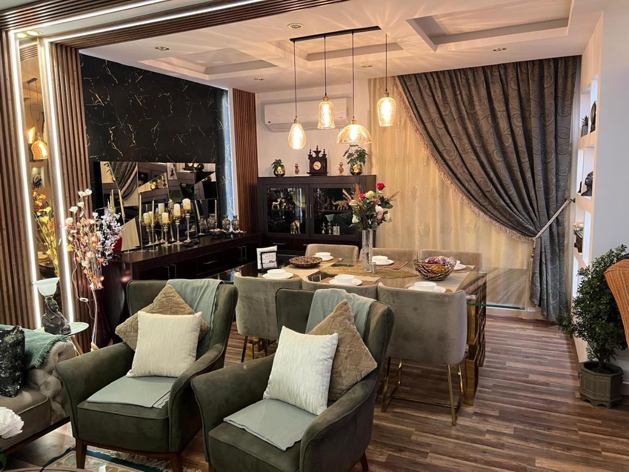 Ferienwohnung شقه مفروشه فاخره بالقاهره الجديده New Cairo Exterior foto